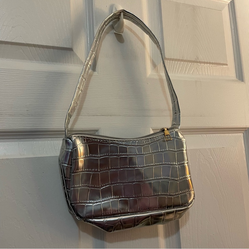 Croc-Embossed Metallic Shoulder Bag in Silver